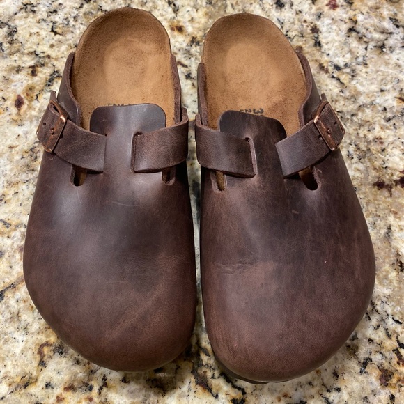 Birkenstock Boston Leather
Cloggs Size 38 L7 M5/US women size 7-7.5/Lightly used - Picture 9 of 9
